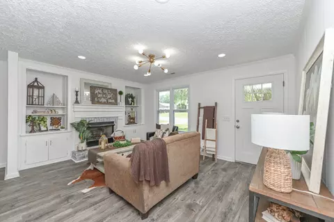 102 Peachtree Ln, Hendersonville, TN 37075