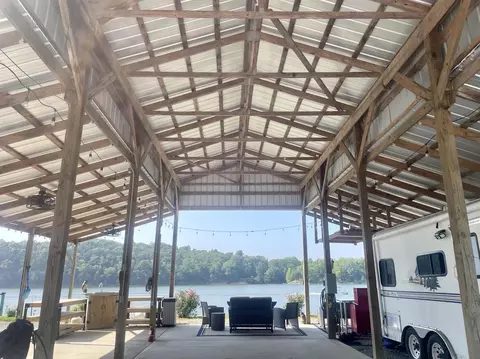 875 Riverfront Dr, Clifton, TN 38425