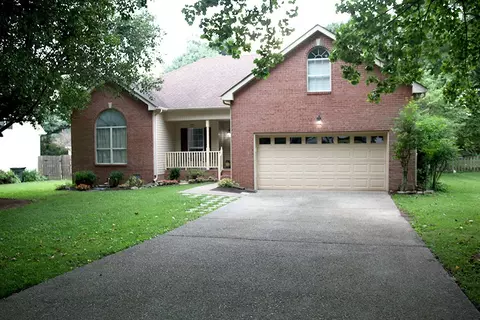 142 Royal Ct, Gallatin, TN 37066