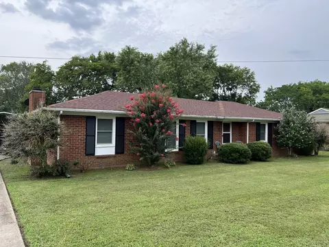1174 Peninsula Dr, Gallatin, TN 37066