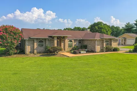 114 Hidden Cove Ct, Gallatin, TN 37066