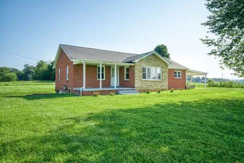 1009 W Cemetery Rd, Cookeville, TN 38506