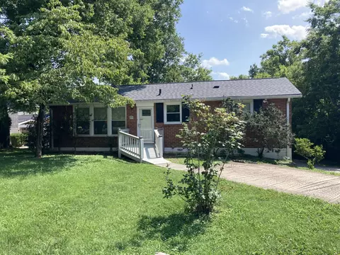 3939 Plantation Dr, Hermitage, TN 37076