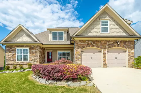 8739 Seven Lakes Dr, Ooltewah, TN 37363