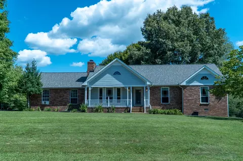 701 Amy Ct, Cottontown, TN 37048