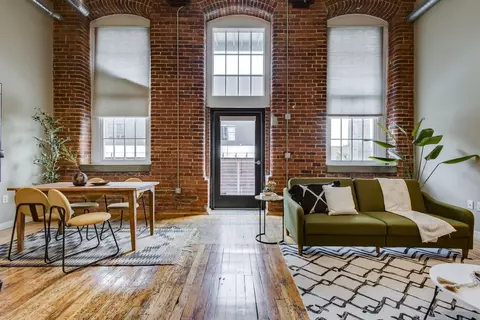1350 Rosa L Parks Blvd #321, Nashville, TN 37208
