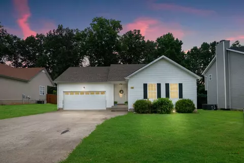 329 Mills Dr, Clarksville, TN 37042