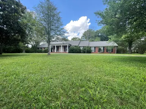 2965 N Thompson Ln, Murfreesboro, TN 37129