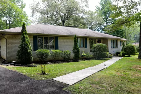 203 Kaywood Ave, Tullahoma, TN 37388