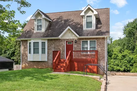 706 Green Valley Ct, Clarksville, TN 37042