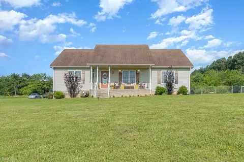 626 W Harper Rd # B, Portland, TN 37148