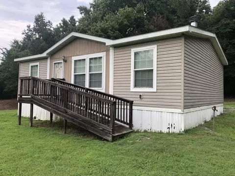 1907 Newcut Rd, Columbia, TN 38401