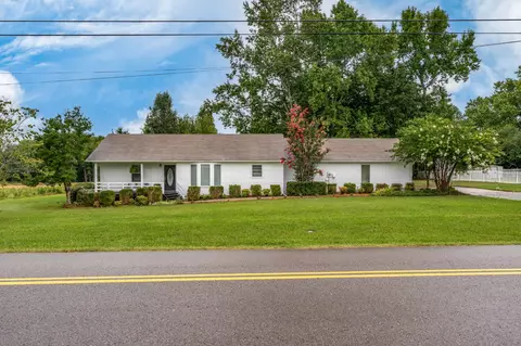 7 S Patrick Rd, Fayetteville, TN 37334