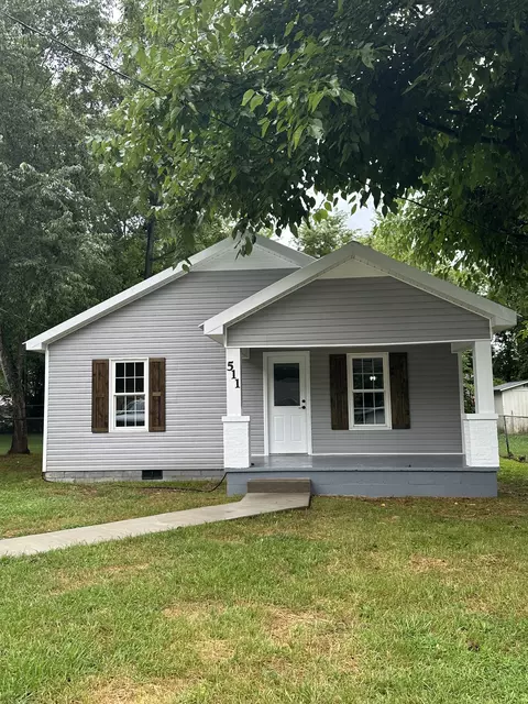 511 3rd St, Lawrenceburg, TN 38464