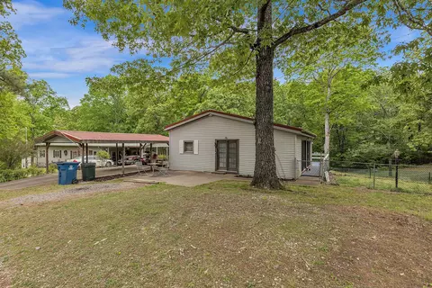 70 Burns Rd, Buchanan, TN 38222