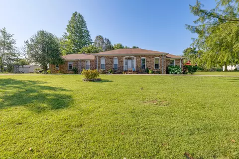 211 Beth St, Mcewen, TN 37101