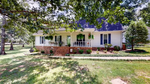 201 Longwood Dr, Shelbyville, TN 37160