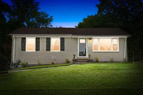 215 Hawkins Rd, Clarksville, TN 37040