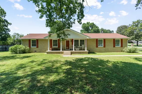 101 Honeysuckle Dr, Hendersonville, TN 37075