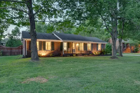 8037 Arbor Dr, Nashville, TN 37221