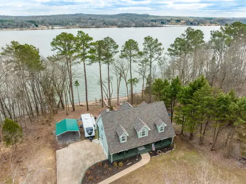 16410 Crestview Dr, Bakewell, TN 37373