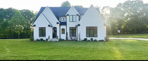 34 Shire Ct, Leoma, TN 38468