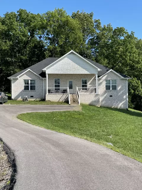 695 Bridle Path Ln, Hartsville, TN 37074