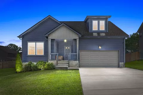 1361 Sussex Dr, Clarksville, TN 37042