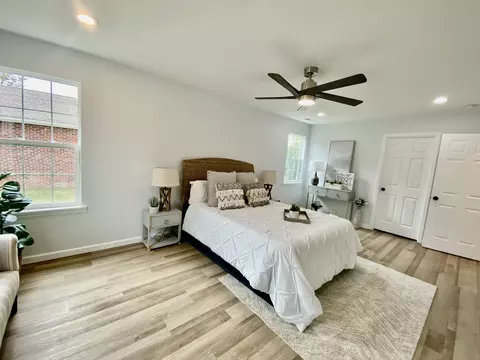 709 W 4th St, Dickson, TN 37055 photo 8