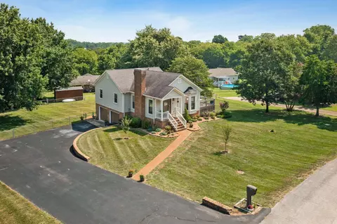 304 Parkview Dr, Columbia, TN 38401