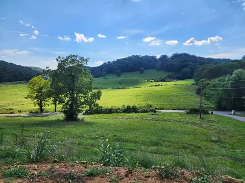 528 Brazier Ln, Gallatin, TN 37066