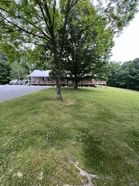3066 Oak Knob Rd, Lafayette, TN 37083