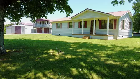 504 Fairfield Rd N, Bethpage, TN 37022