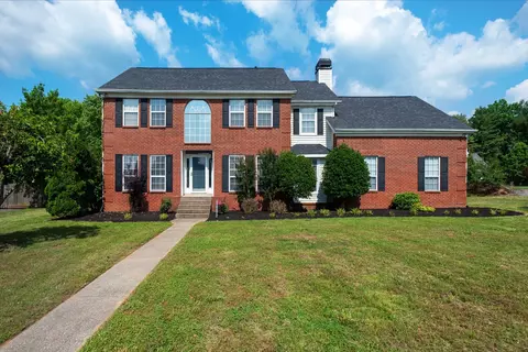 4728 Hunters Crossing Dr, Old Hickory, TN 37138
