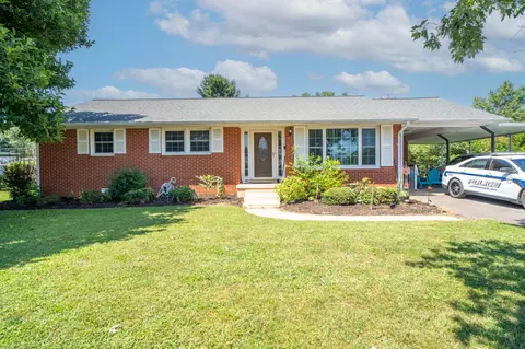 418 8th St, Lawrenceburg, TN 38464
