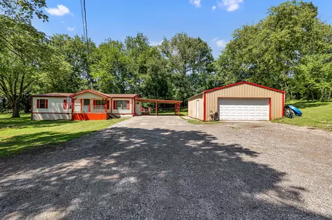 19 Vernon Ln, Gordonsville, TN 38563