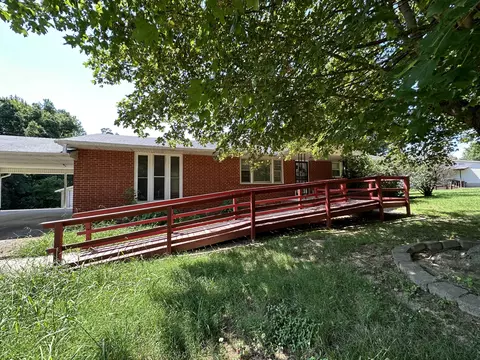 108 Printwood Dr, Dickson, TN 37055