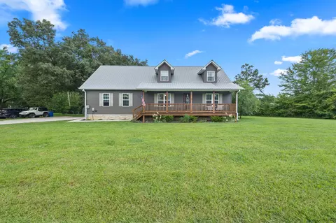 2195 Elmore Town Rd, Baxter, TN 38544