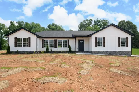228 Golf Club Rd, Mcminnville, TN 37110