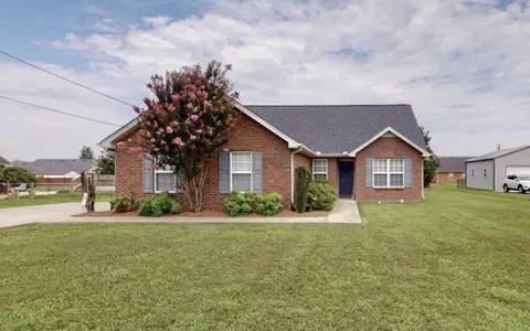2931 Cliffside Dr, Christiana, TN 37037