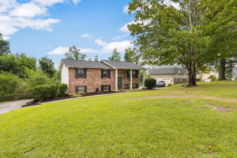 4020 Lost Oaks Dr, Ooltewah, TN 37363