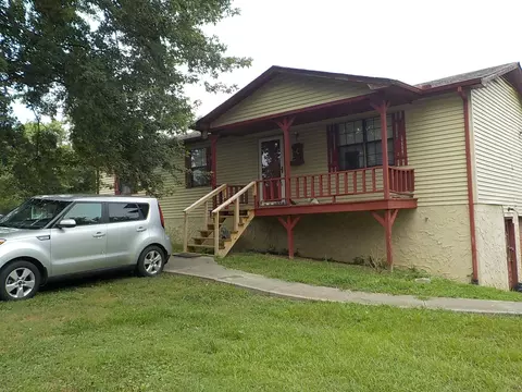 1306 Rock Springs Rd, Bethpage, TN 37022