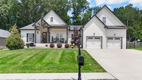 105 Beechcrest Ct, Clarksville, TN 37043