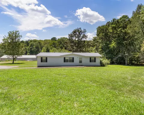 1889 Chester Harris Rd, Woodlawn, TN 37191