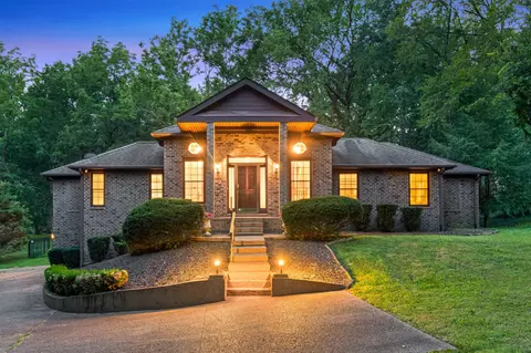 1326 Holly Hill Dr, Franklin, TN 37064