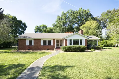 303 Druid Ln, Tullahoma, TN 37388