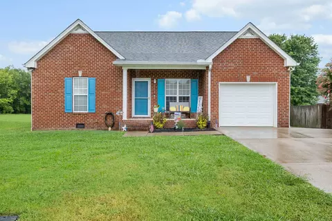 1322 Stroud Dr, Lebanon, TN 37087