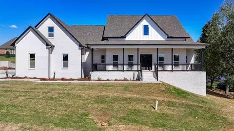 917 Covemont Dr, Fayetteville, TN 37334