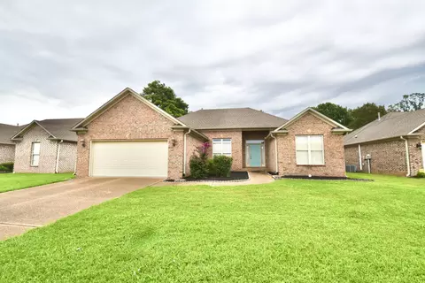 18 Stone Spring Cir, Jackson, TN 38305