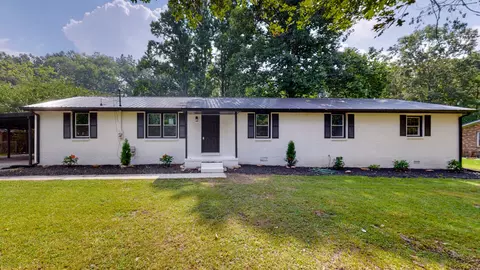 1111 Remington Pl, Manchester, TN 37355